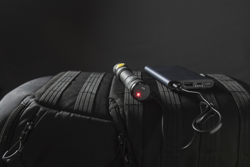 Armytek Partner C2 Magnet USB (теплый свет)